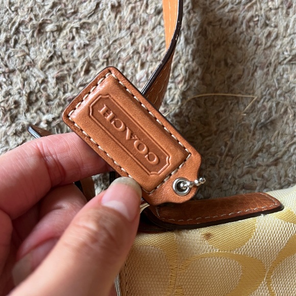 Classic coach shoulder bag - Picture 4 of 4